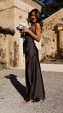 Robe Longue Slip Dress Encolure Droite Fente Latérale Fluide
