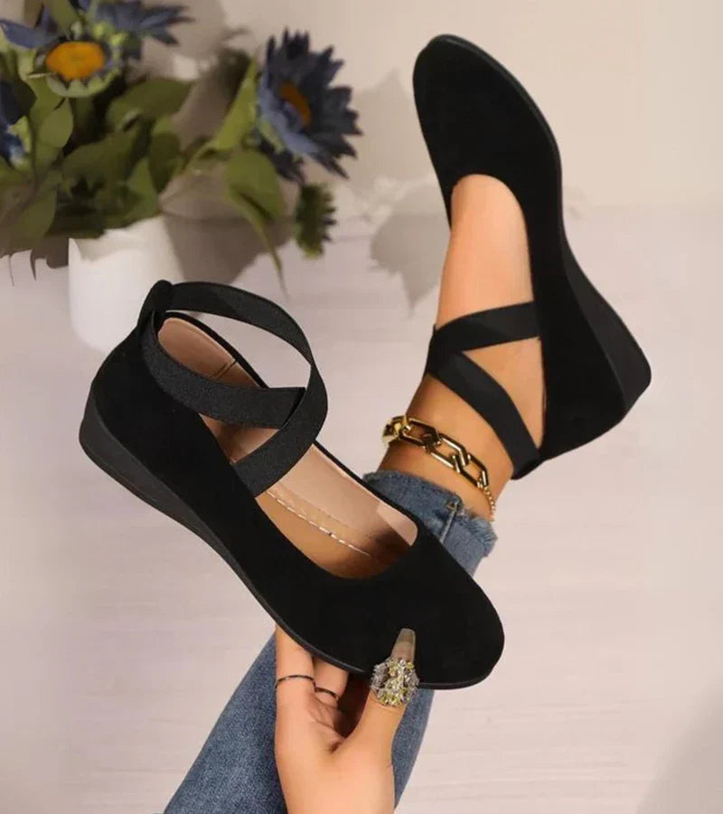 Ballerines compensées fermées femme à brides élastiques croisées