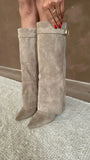 Bottes hautes femme en suédine talon compensé bout pointu
