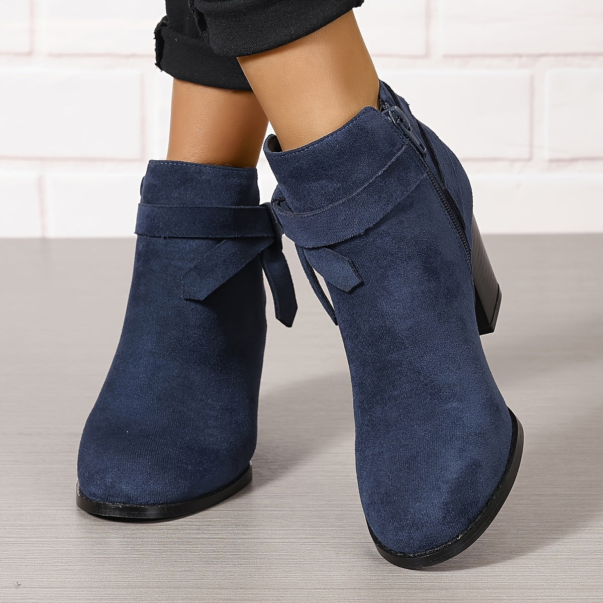 Bottines Talon Carré Femme Bout Pointu Effet Suédé Nœud Dos