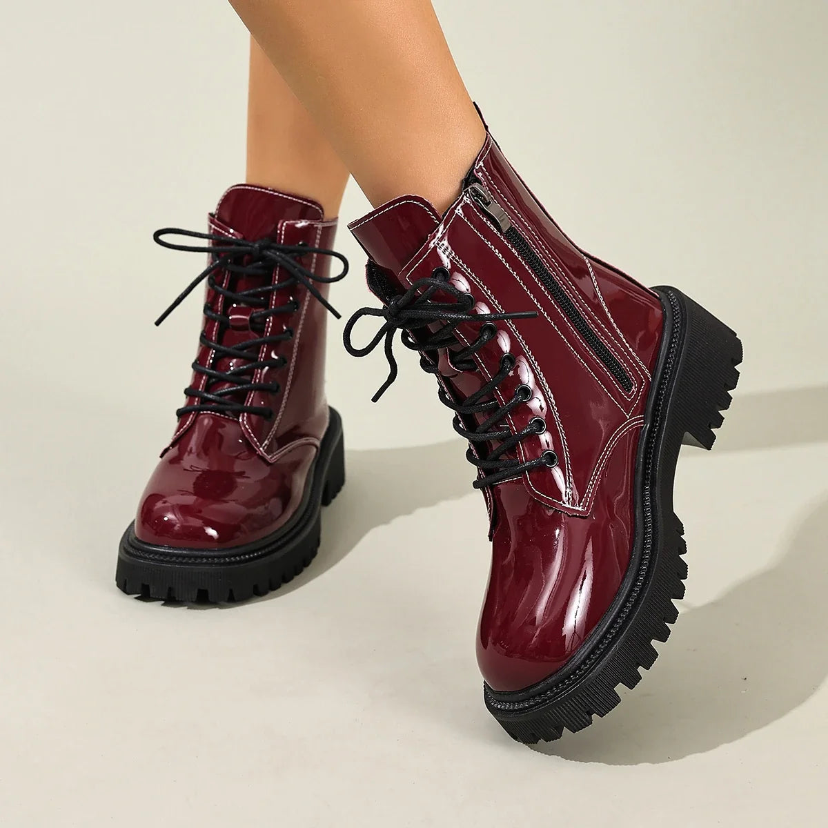 Bottines femme talon carré semelle crantée - Rouge