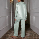 Ensemble pyjama femme satiné coupe classique boutonné