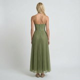 Robe midi évasée à plis – Col rond, taille marquée, élégante pour femme