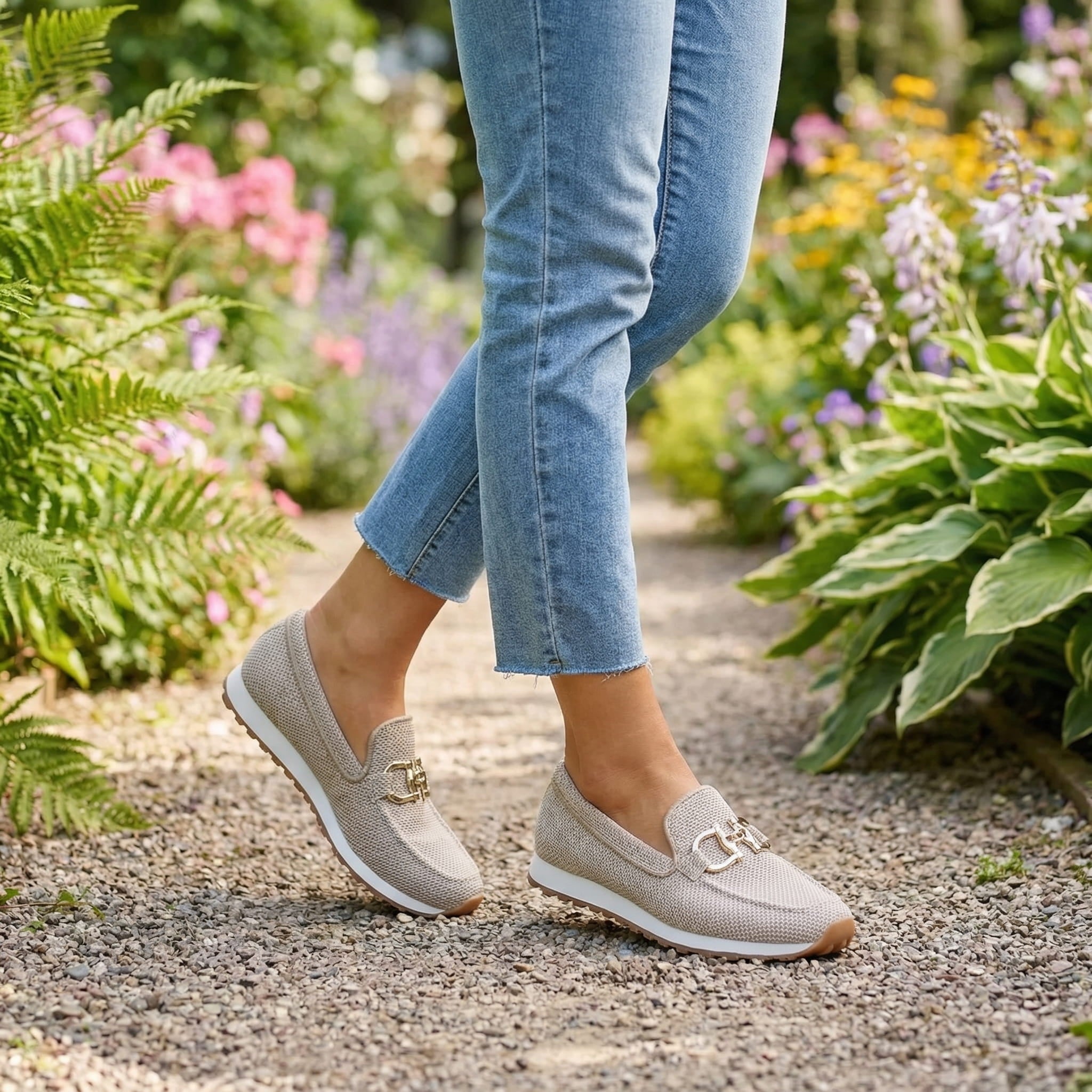 Mocassin femme en maille souple avec boucle dorée