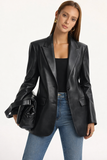 Blazer en cuir femme coupe ample boutonnage simple