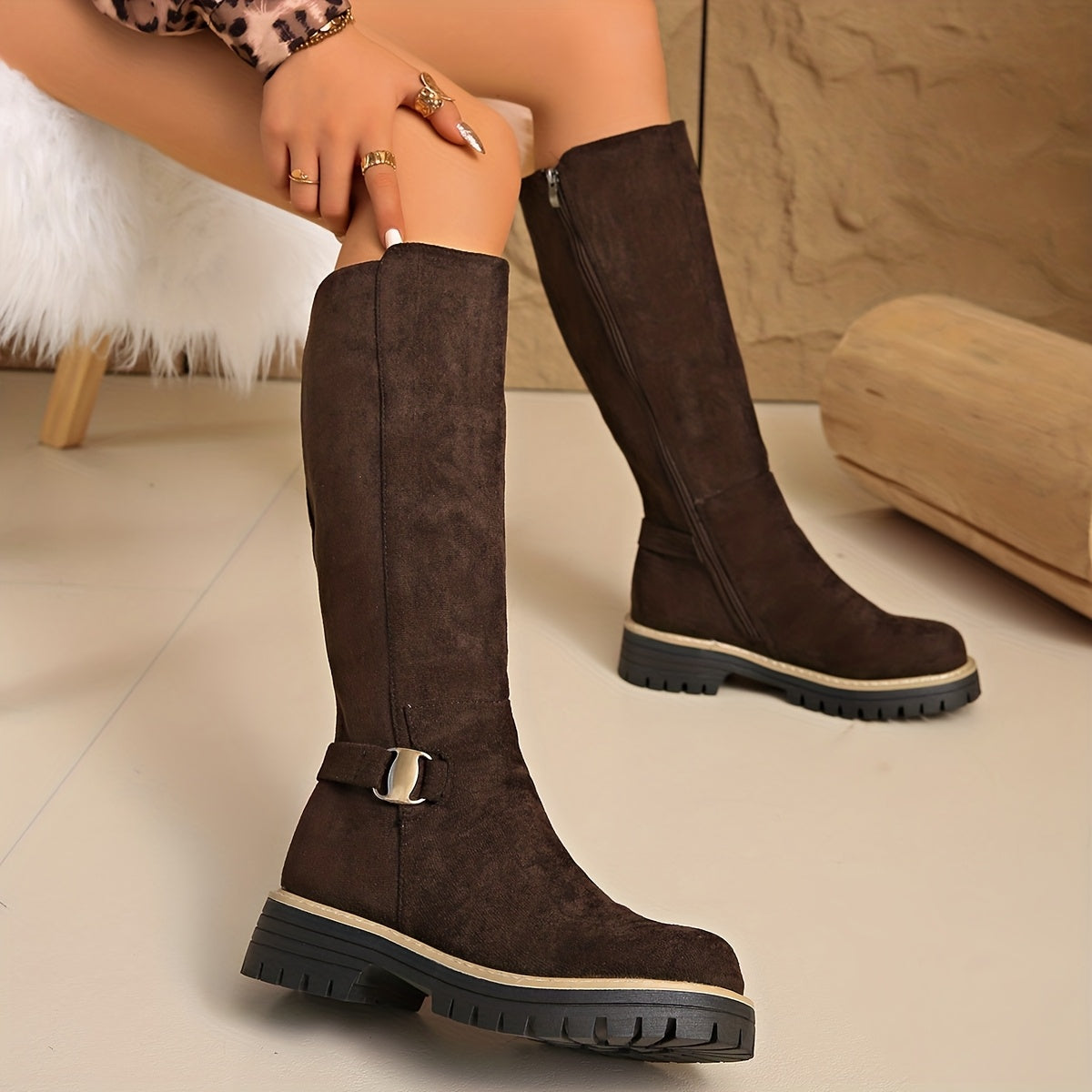 Bottes hautes en daim femme avec boucle et semelle crantée
