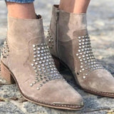 Bottines cloutées en suédine femme talon bloc bout pointu