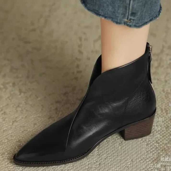 Bottines en cuir souple à bout pointu pour femme