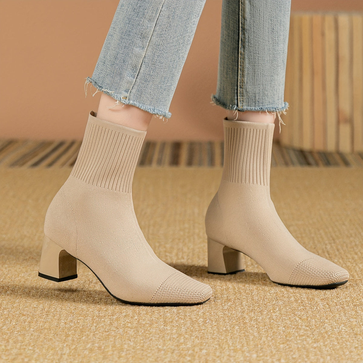 Bottines femme talon bloc en maille extensible, bout carré, style chaussette