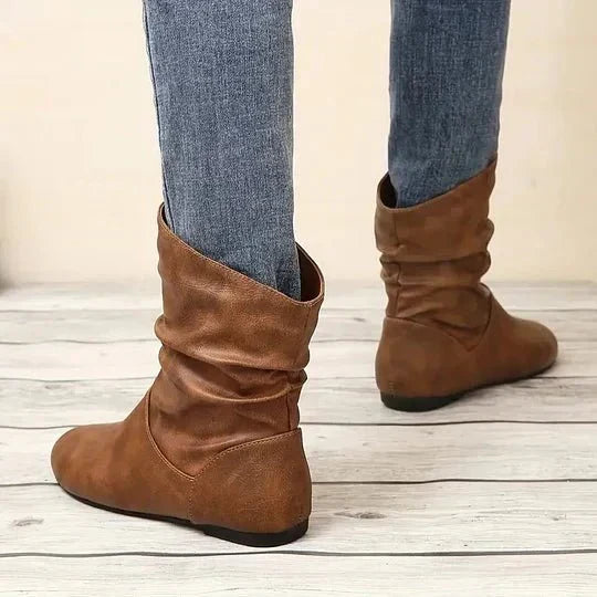 Bottines plates en cuir souple froncées femme