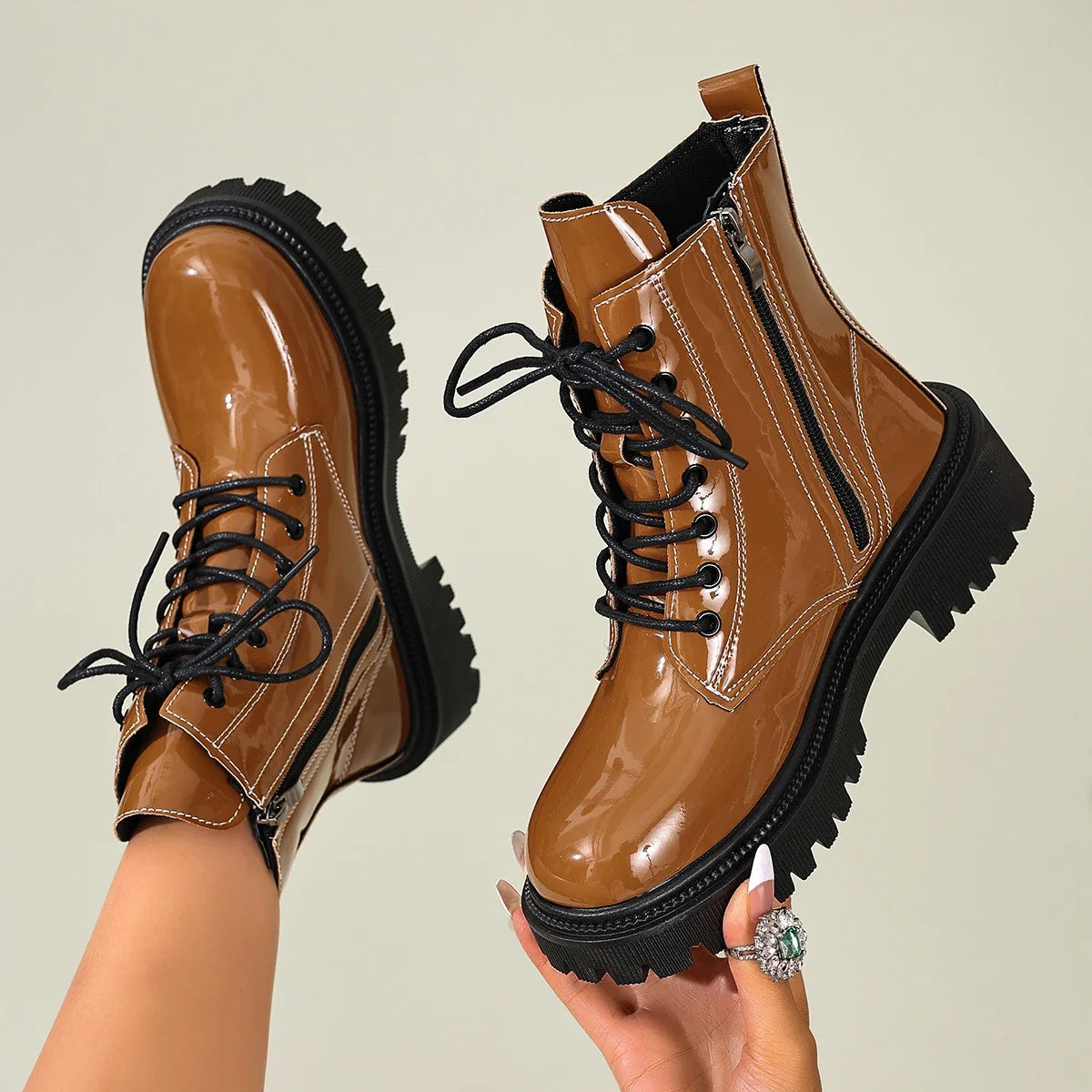 Bottines femme talon carré semelle crantée