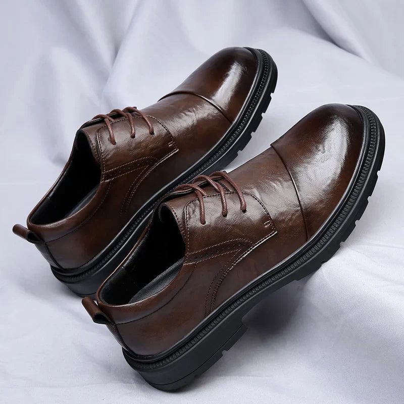 Chaussure en cuir homme semelle crantée