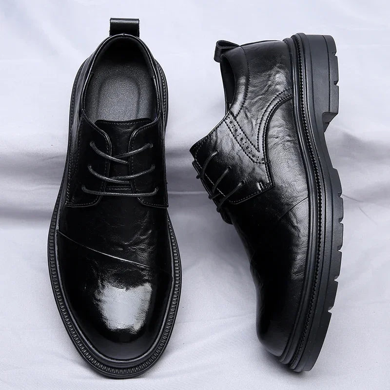 Chaussure en cuir homme semelle crantée