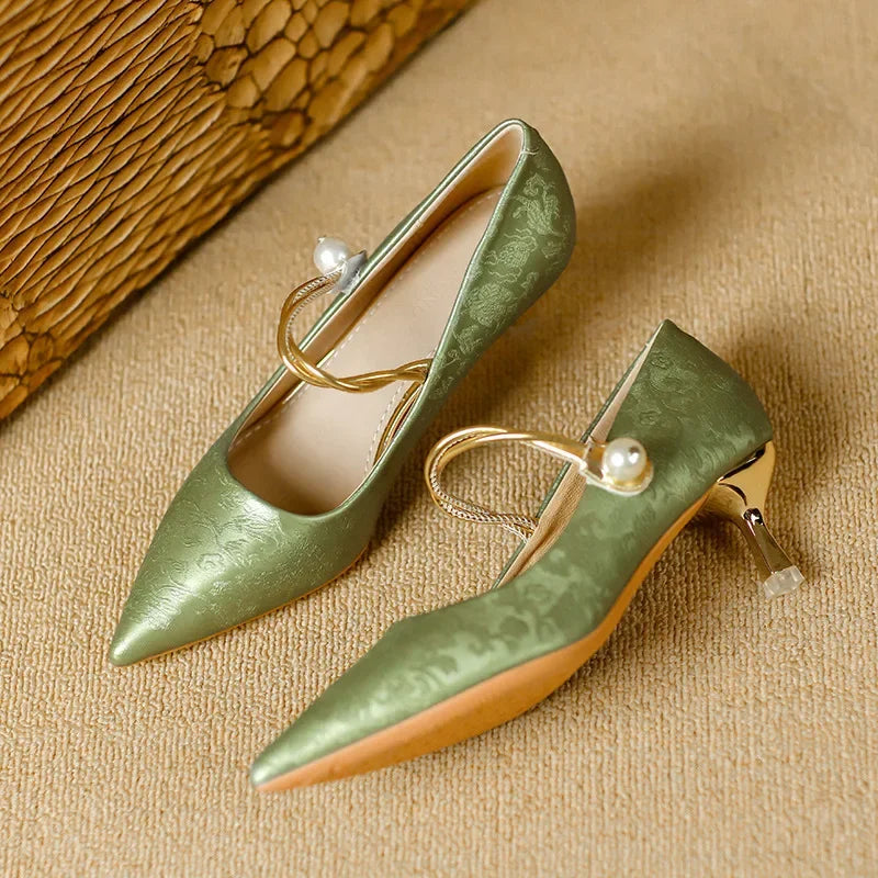 Escarpins femme bout pointu talon fin satin