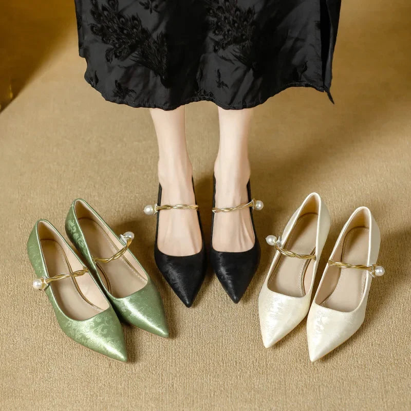 Escarpins femme bout pointu talon fin satin