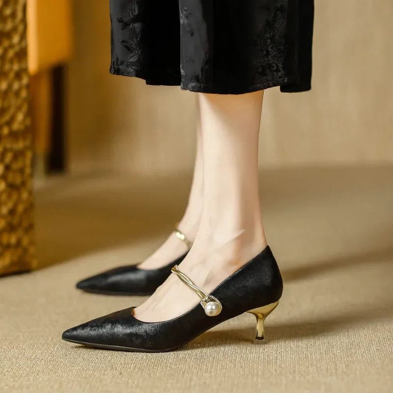 Escarpins femme bout pointu talon fin satin