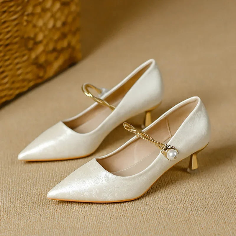 Escarpins femme bout pointu talon fin satin