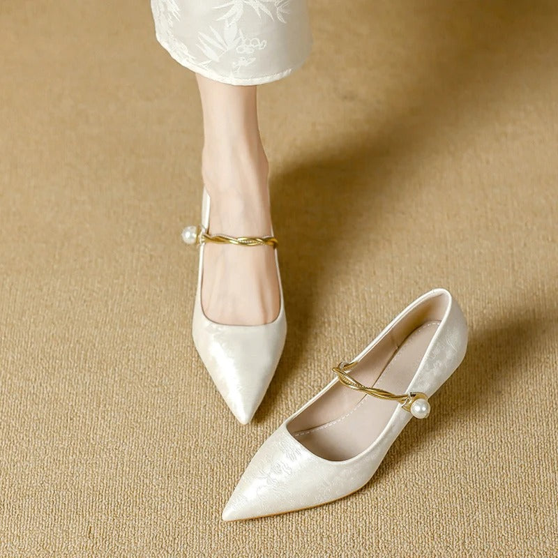 Escarpins femme bout pointu talon fin satin