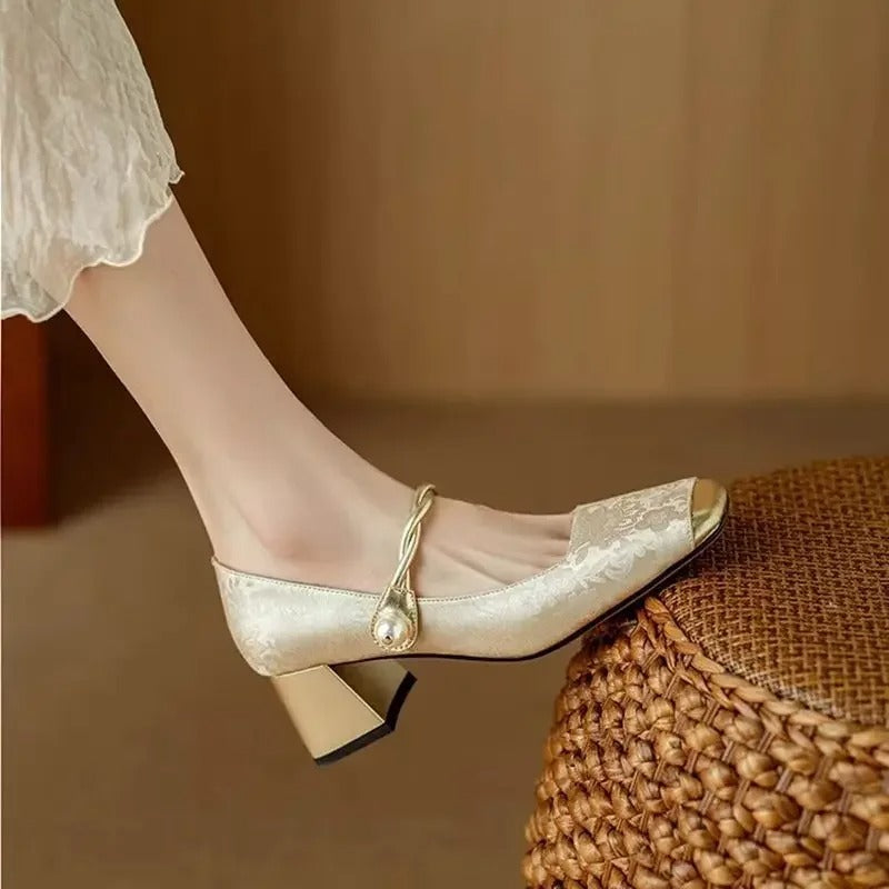 Escarpins talon carré femme satin bout carré métallisé bride perlée