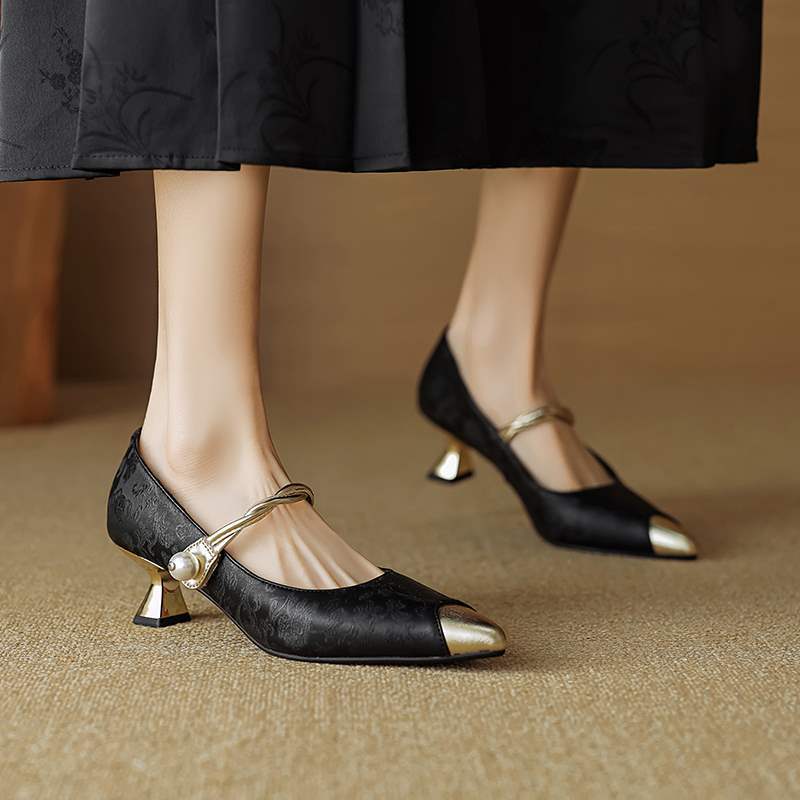 Escarpins talon fin satinés femme bout pointu