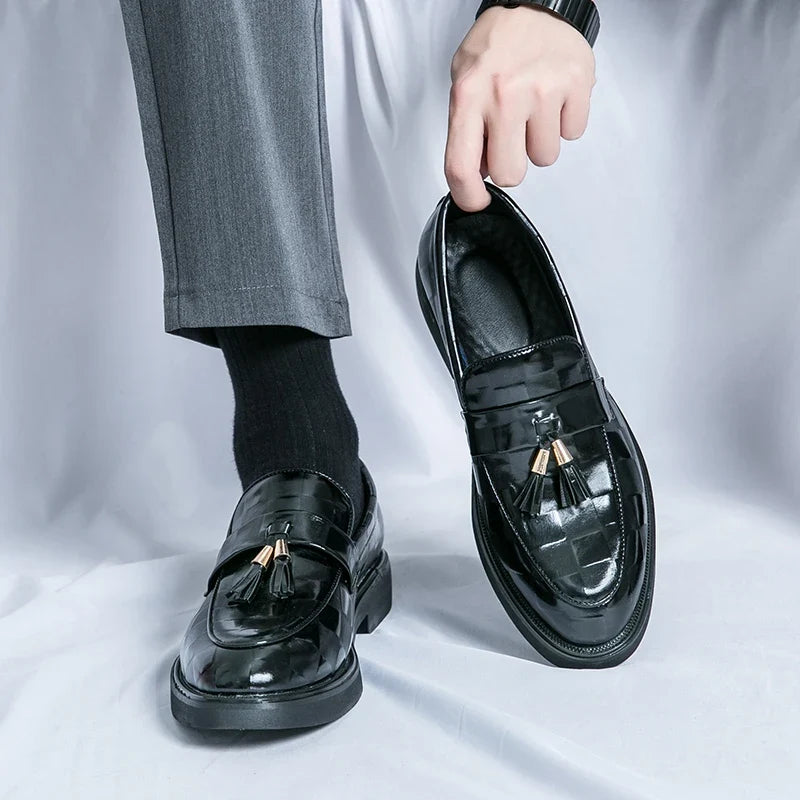 Mocassins Homme en Cuir Véritable à Pampilles - Noir