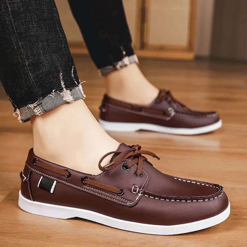 Mocassins bateau homme lacets bicolores semelle blanche