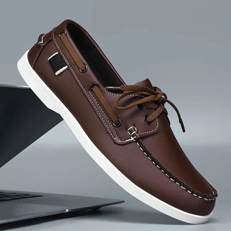 Mocassins bateau homme lacets bicolores semelle blanche