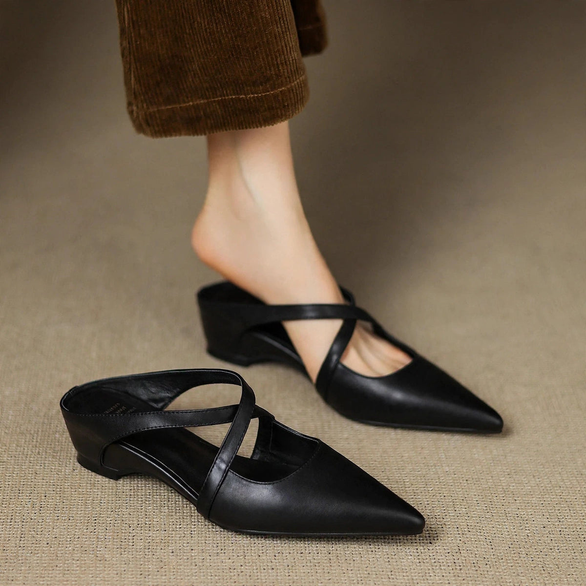 Mules Femme en Cuir Bout Pointu Talon Bloc - Noir