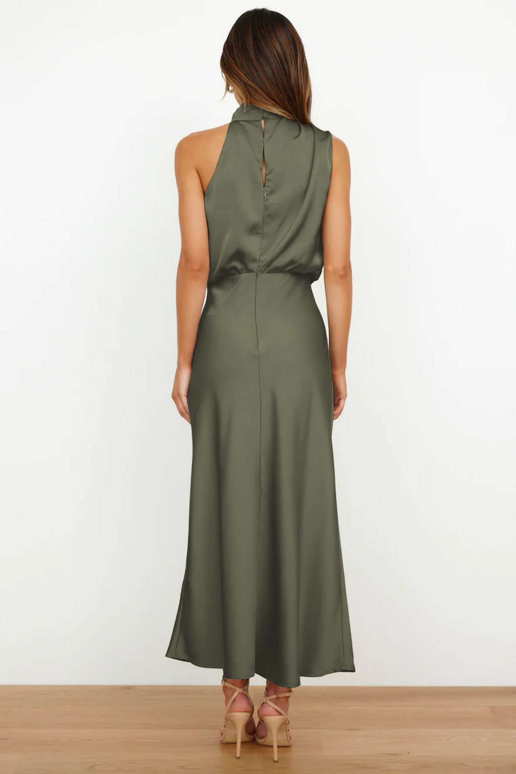 Robe de soirée dos nu en satin col halter femme