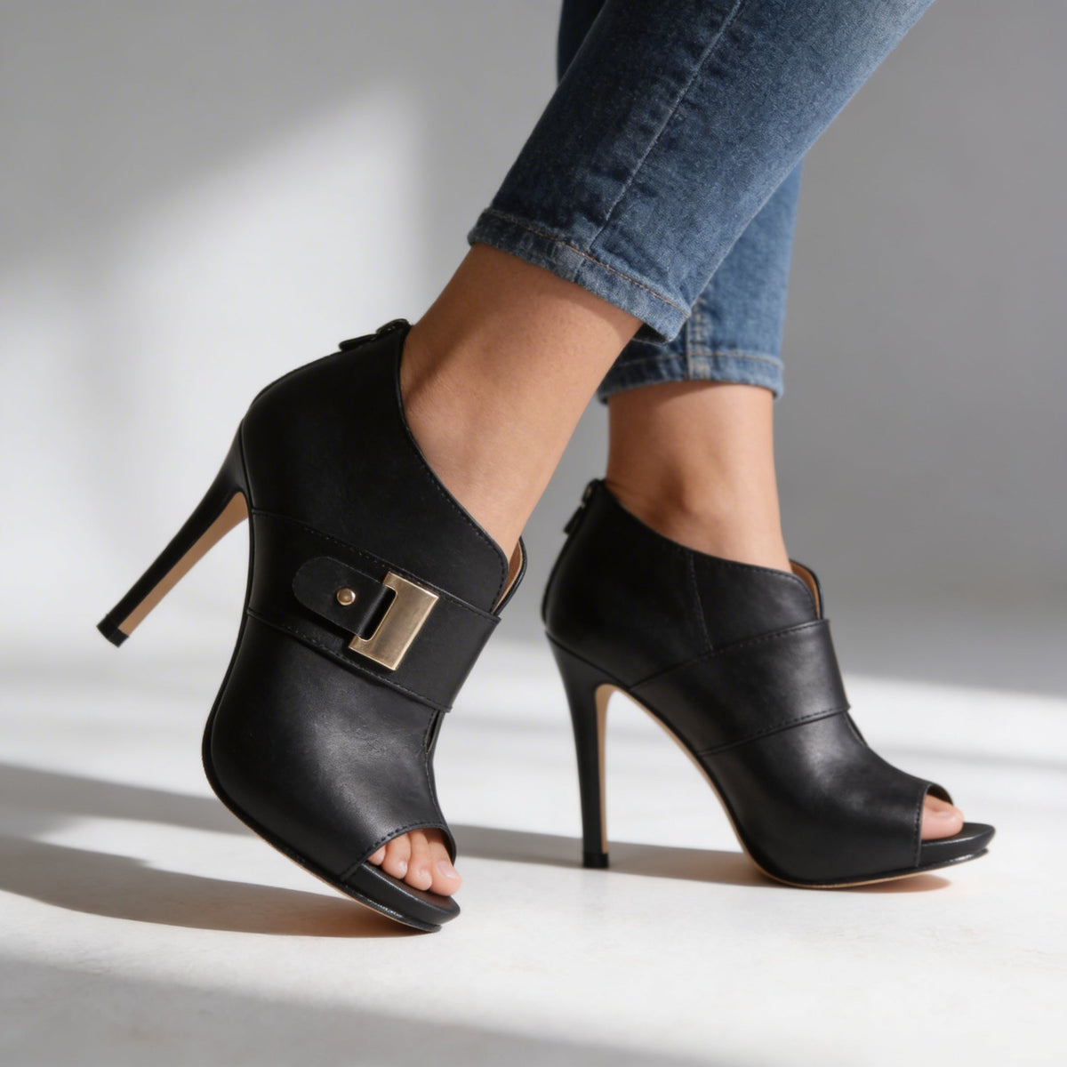 Sandales à talon aiguille femme bout ouvert bride boucle - Noir