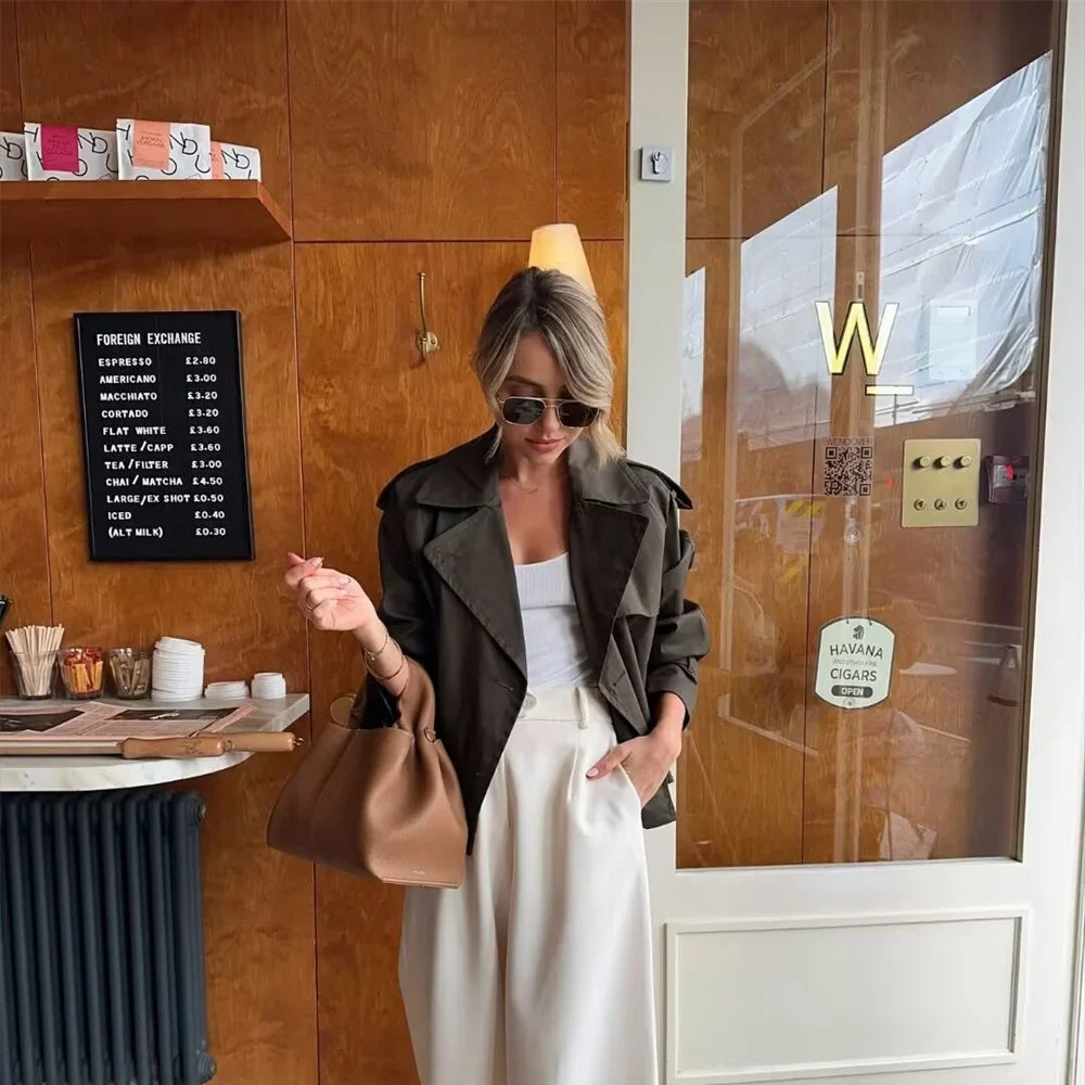 Trench court croisé femme coupe vintage