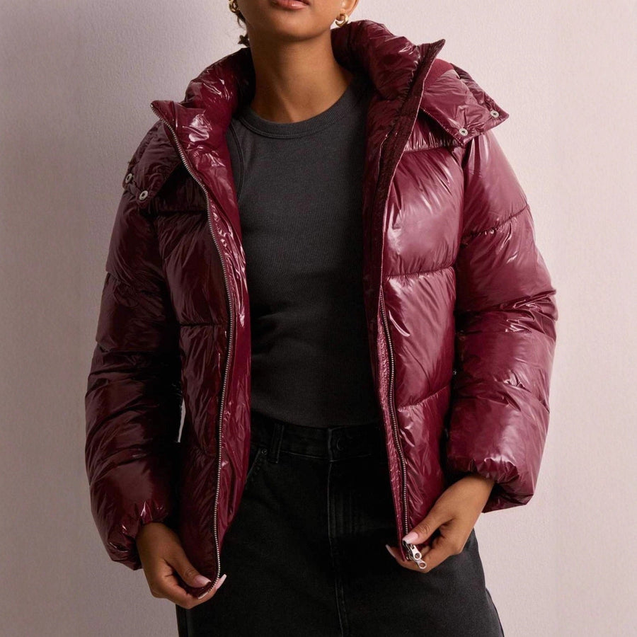 Veste Matelassée Femme Capuche Ajustable Poches Zippées Cintrée