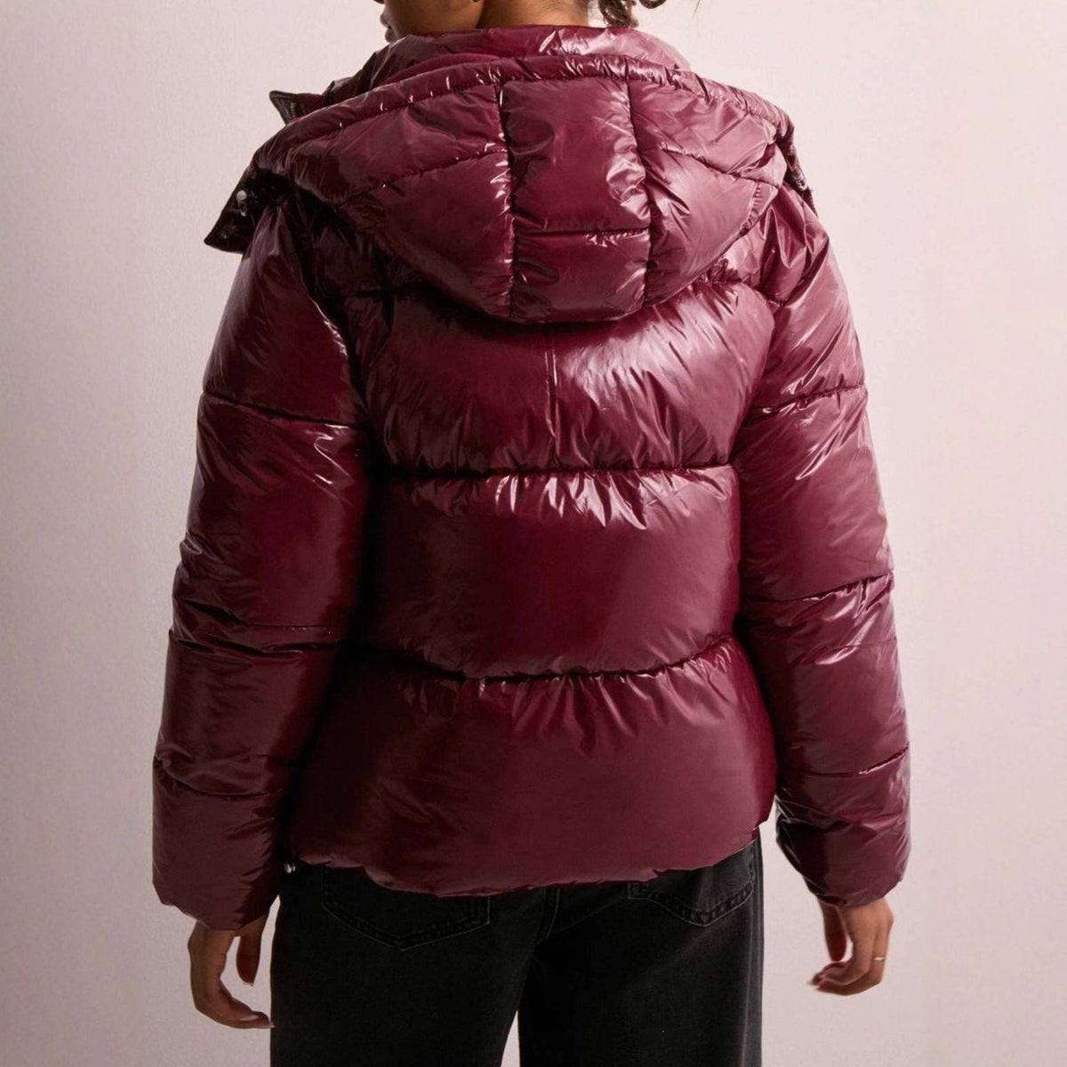 Veste matelassée femme à capuche ajustable